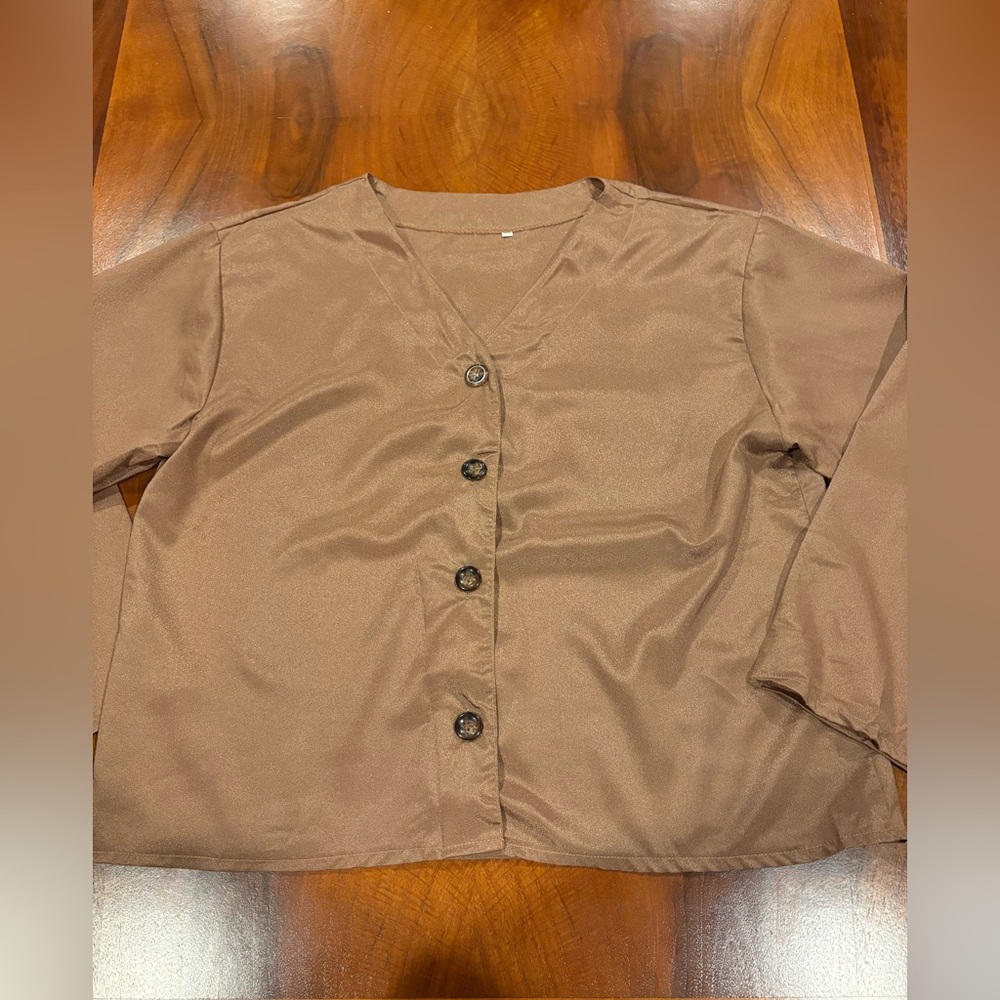 Button-Up Women's, size 3XL, 
I think XXL see measurements  belt not included. - Picture 5 of 10